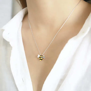 Bee love Necklace
