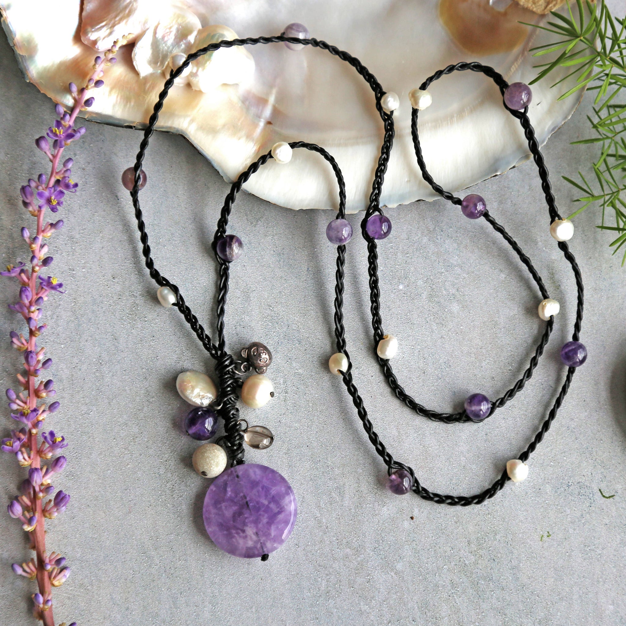 Leather and amethyst Necklace