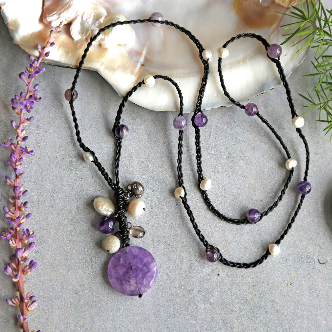 Leather and amethyst Necklace