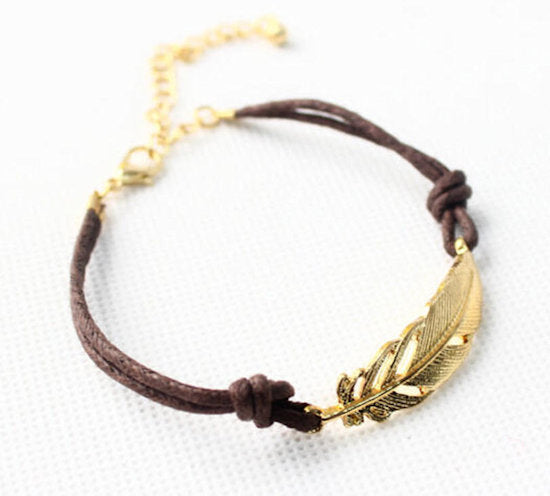 Bracelet brown leather with gold feather
