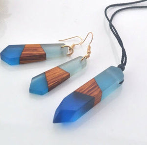 resin and wood necklace and earring set