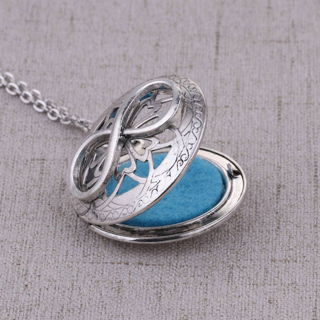 Aromatherapy Necklace with 3-D Infinity 