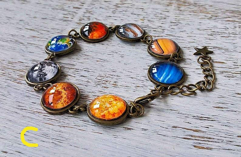 Lost And Find】Natural gemstone galaxy planet bracelet - Shop Lost and find  Bracelets - Pinkoi