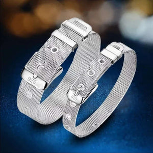 Belt style silver bracelet