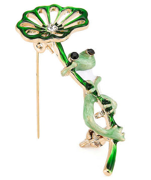 Frog Holding a Leaf Pin