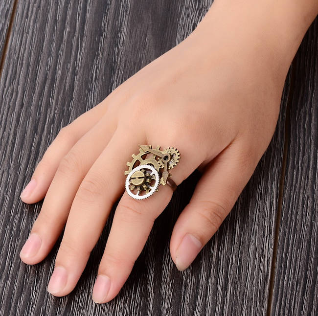 Ring with Gears and Clock Hands